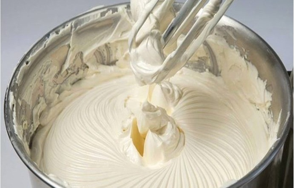 Ir para  <p><strong>Ingredientes para o glac&ecirc; de manteiga:</strong></p>

<p>&bull; 1 colher de sopa de manteiga derretida;<br />
&bull; 1/4 x&iacute;cara de a&ccedil;&uacute;car;<br...